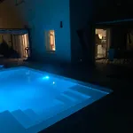 Maison 4 Chambres, Piscine Et 2 Places Parkings Prives Fermes Casa de Férias Nîmes
