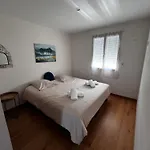 Maison 4 Chambres, Piscine Et 2 Places Parkings Prives Fermes Casa de Férias *