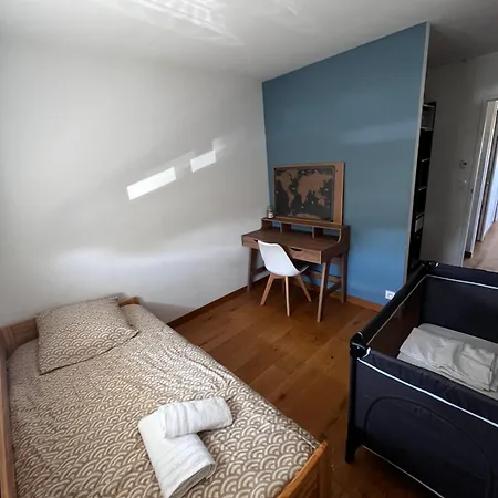 Maison 4 Chambres, Piscine Et Parking Privé *
