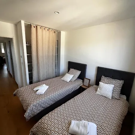 Casa de Férias Maison 4 Chambres, Piscine Et 2 Places Parkings Prives Fermes *