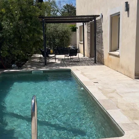 Casa vacanze Maison 4 Chambres, Piscine Et Parking Privé Nîmes